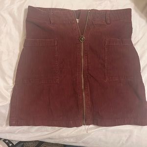 It’s a cute skirt, size small.